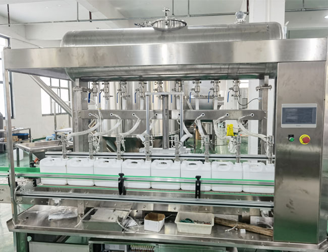 液體灌裝機車間展示